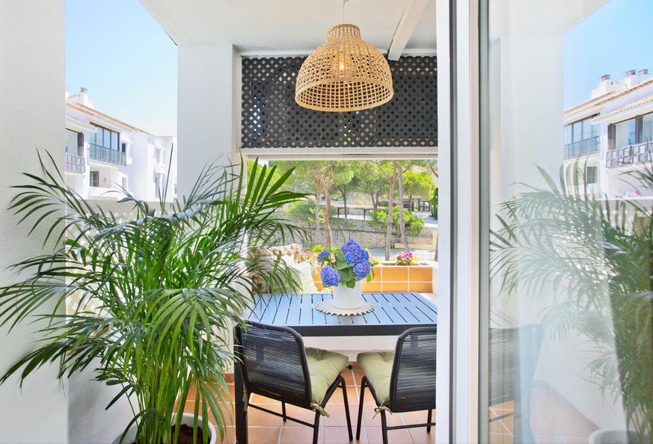 Beachfront Luxury Complex With Tropical Gardens & Pools 마르베야 외부 사진